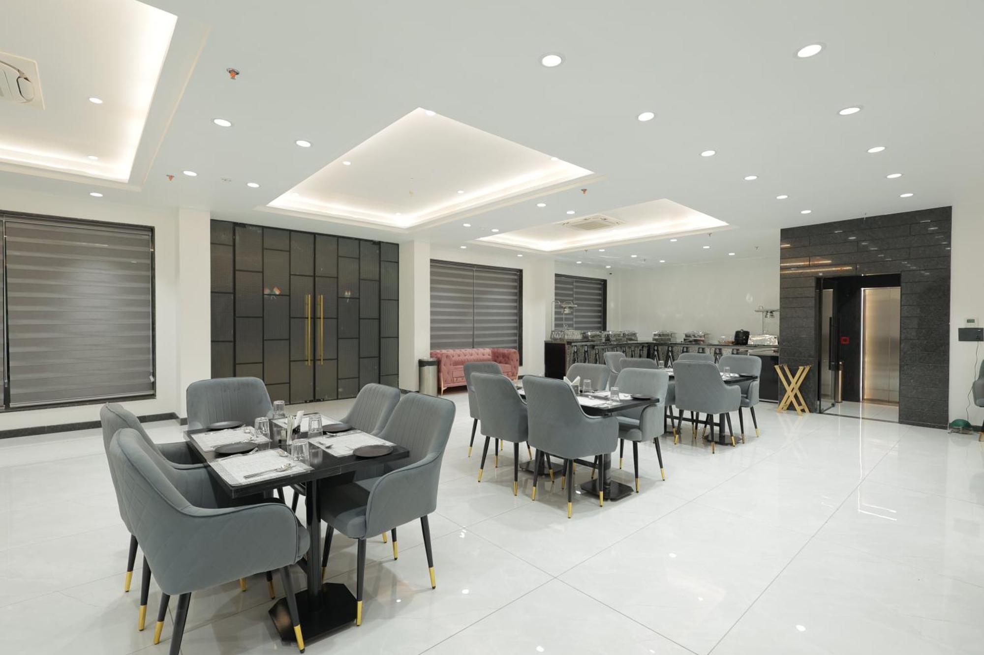 Snj Taj Grand Hotel Agra  Buitenkant foto